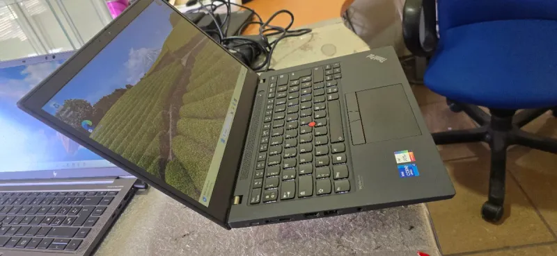 Lenovo T14S G2 I7 32 RAM 512 GB SSD TACTIL afbeelding 2