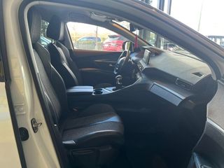 Peugeot 5008 ALLURE  130cv