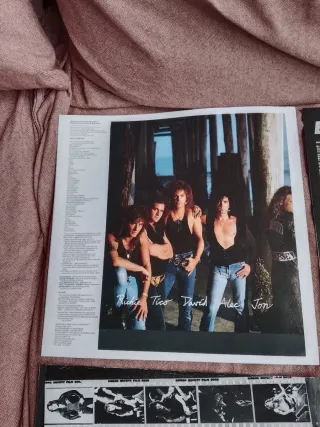 Encarte BON JOVI  / JANE's ADDICTON / IRON MAIDEN