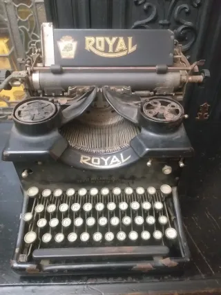 Máquina de escribir antigua