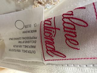 Vestido de Novia Blanco con Bordados