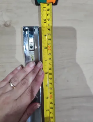 Tiradores de cocina plateados curvos Seminuevos