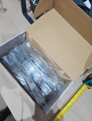 Tiradores de cocina plateados curvos Seminuevos