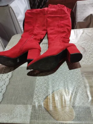 Botas altas rojas