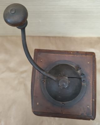 Molinillo de café Peugeot antiguo