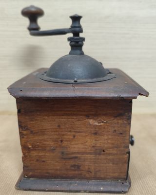 Molinillo de café Peugeot antiguo