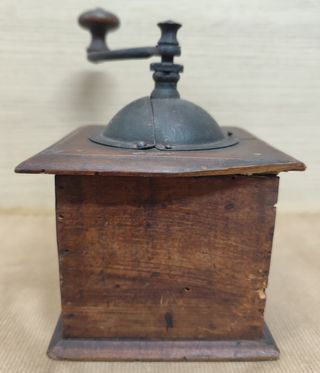Molinillo de café Peugeot antiguo