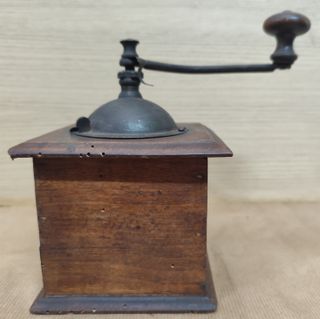 Molinillo de café Peugeot antiguo