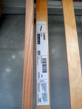 Cama infantil con somier y colchón.