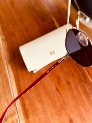 Gafas de sol Escada fucsias y doradas