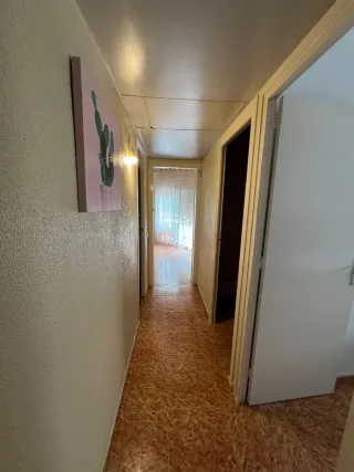 SE ALQULLA HABITACIÓN