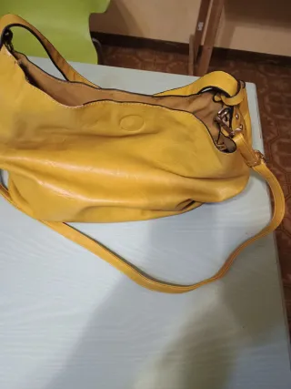 Borsa similpelle gialla