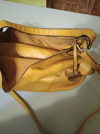 Borsa similpelle gialla