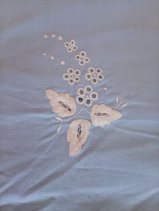 Sábanas antiguas bordadas