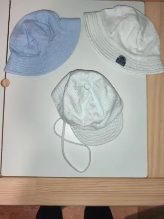 Ropa de baño y sombreros para bebé niño