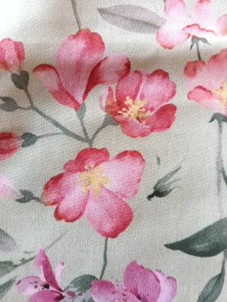 Blusa flores Cortefiel Talla M sin estrenar