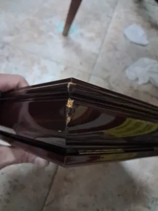 Joyero de madera con detalles plateados