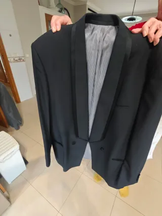 Trajes grises como nuevos