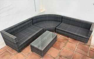 Sofá modular y mesa de centro