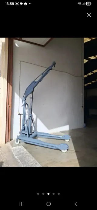 Pluma grua Hermed de elevación taller.