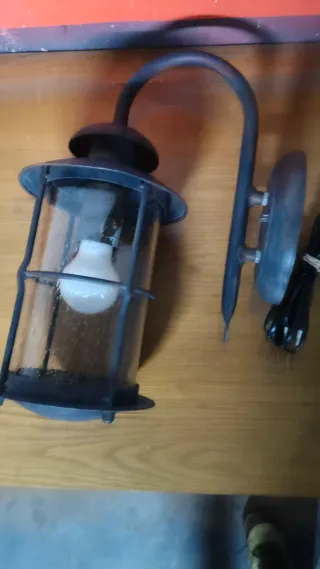 Lámpara estilo faro de puerto