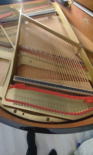 Piano de Cola Kawai KF-1 (Japón)