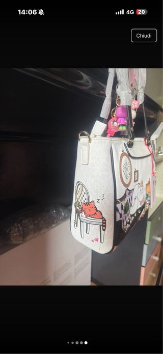 Borsa Braccialini con ciondoli