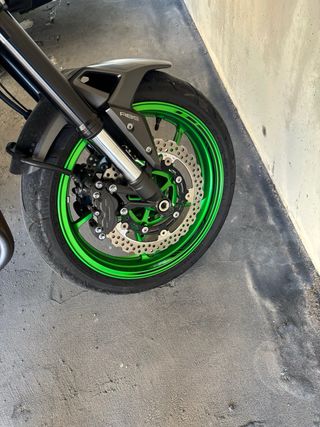 Kawasaki Z900 2024 - 4.100 km