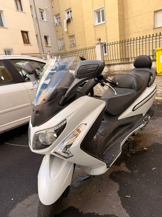 Scooter sym modelo gts 125 Evo