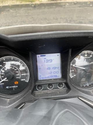 Maxiscooter Kymco SHAD Automática