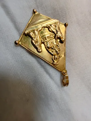 Medallón religioso antiguo en oro macizo 18K (750)