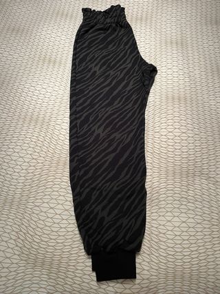 Pantalón chándal ZARA unisex estampado