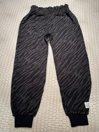 Pantalón chándal ZARA unisex estampado
