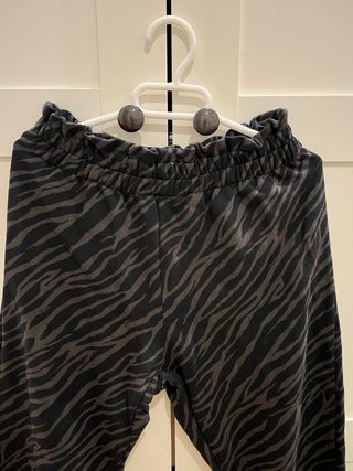 Pantalón chándal ZARA unisex estampado