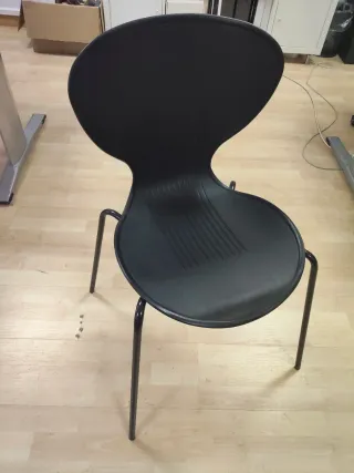 Silla de confidente negra para oficina o casa