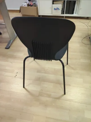 Silla de confidente negra para oficina o casa