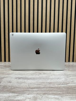 MacBook Pro 15" 2017 i7 16gb 500gb SSD