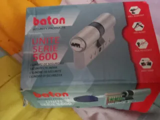 Bombín de seguridad Baton.