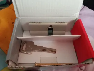 Bombín de seguridad Baton.