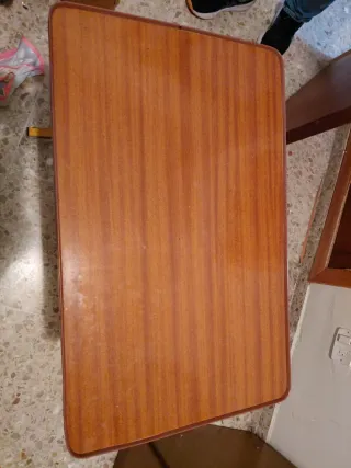 Mesa auxiliar madera y metal con ruedas