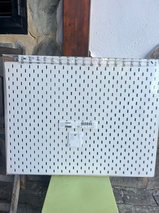 Tablero perforado SKADIS 75x56 cm blanco
