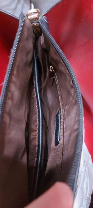 Borsa a mano con lucchetto e chiave