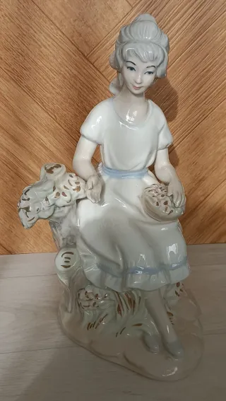 -> Figura de porcelana