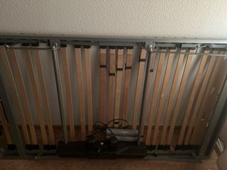 Cama articulada metálica y de madera