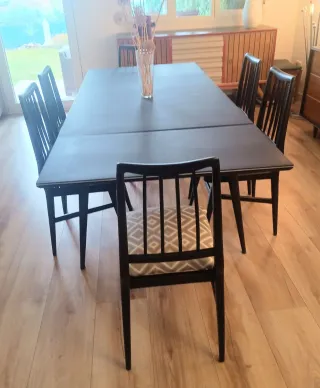 MESA Y SILLAS MID CENTURY.