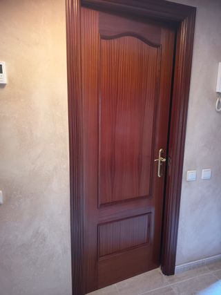 5 puertas y 1 doble acristalada