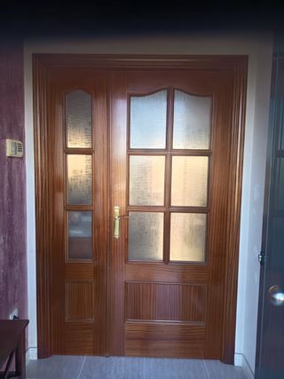 5 puertas y 1 doble acristalada