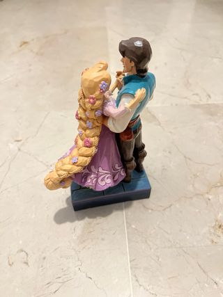 Showcase Collection Figura Disney Rapunzel y Flynn