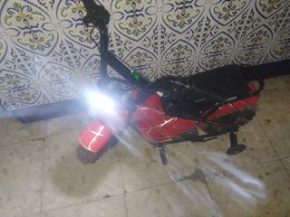 Moto eléctrica infantil roja