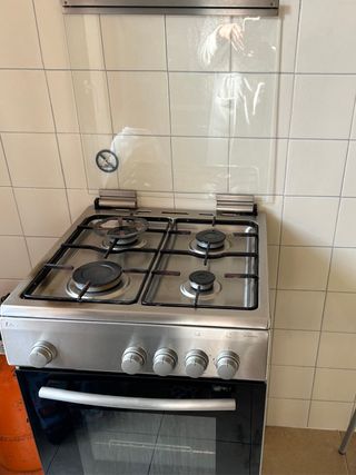 Fornello a gas con forno